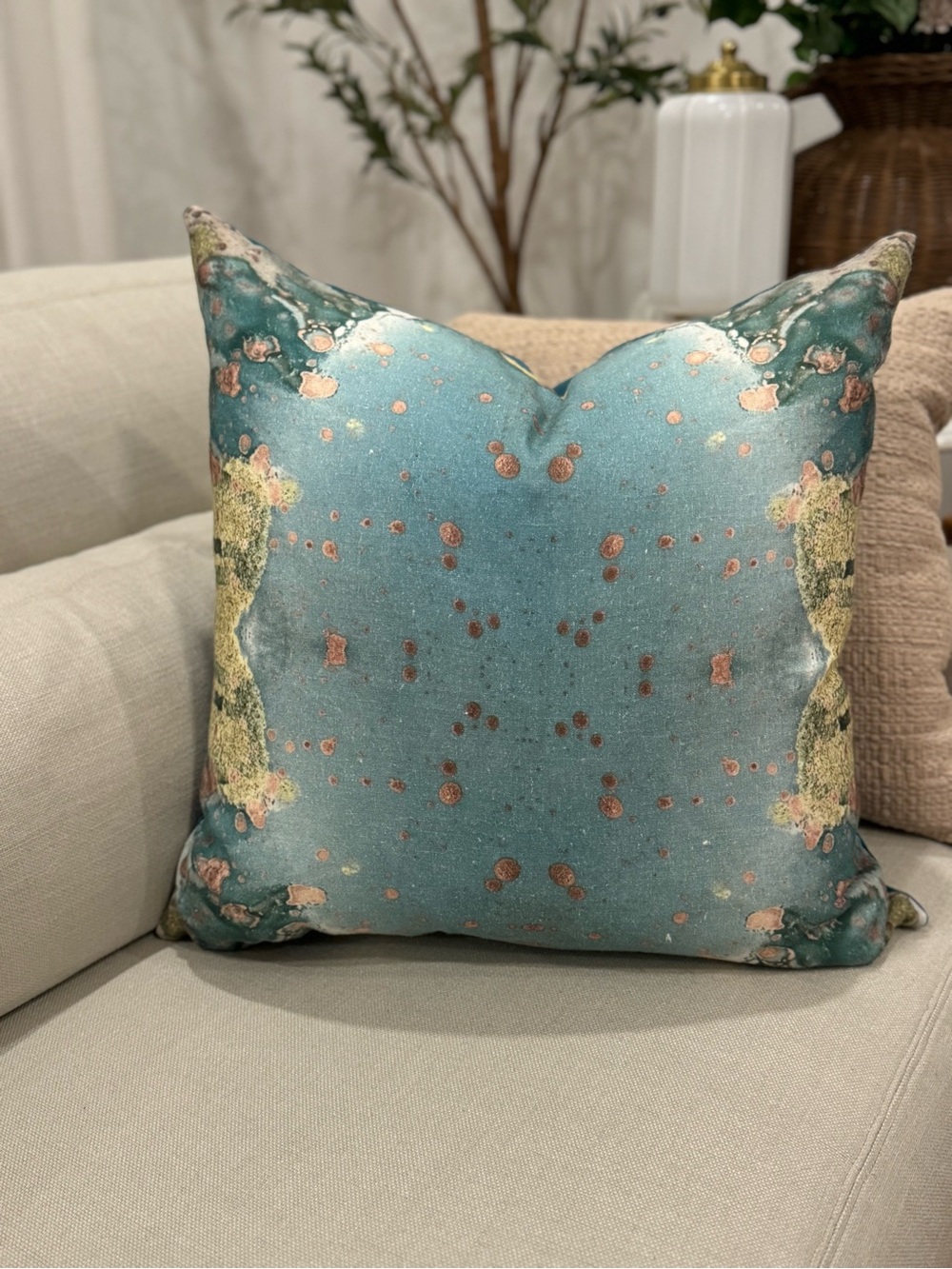 Bermuda Pillow - 22” 
Windy O'Connor Art and Home